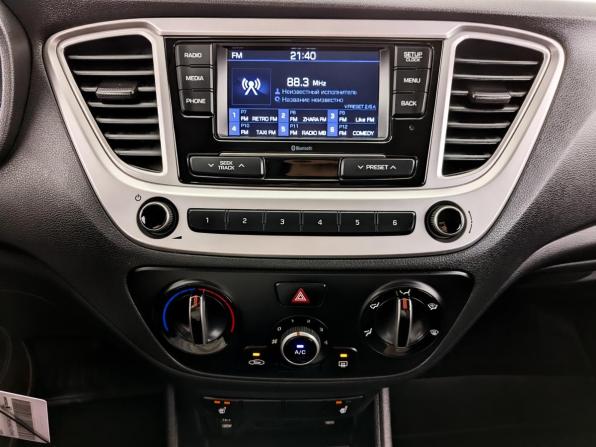 Hyundai Solaris II Рестайлинг с пробегом 2022 года, цена 1 690 000 рублей, 49356 км, седан, Автокод Объявления