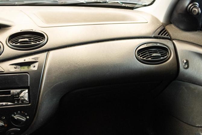 Ford Focus I Рестайлинг с пробегом 2003 года, цена 249 000 рублей, 292664 км, седан, Автокод Объявления