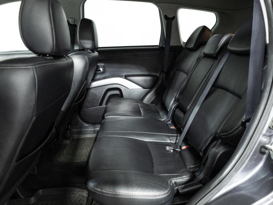 Mitsubishi Outlander II Рестайлинг Санкт-Петербург  - изображение 10