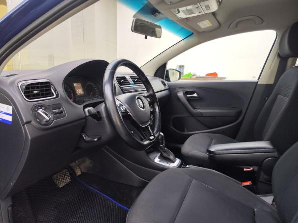 Volkswagen Polo V Рестайлинг с пробегом 2017 года, цена 1 089 000 рублей, 197096 км, седан, Автокод Объявления