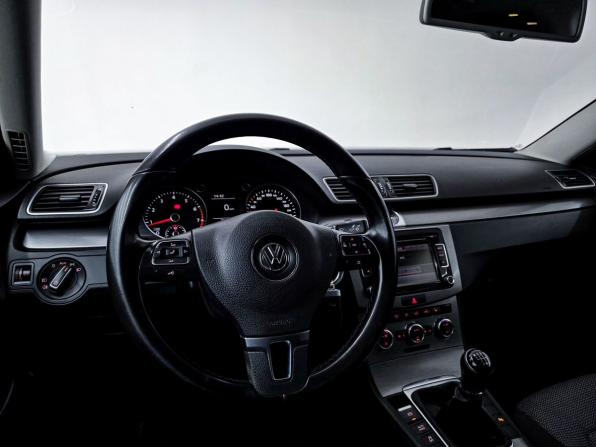 Volkswagen Passat B7 с пробегом 2013 года, цена 1 230 000 рублей, 176800 км, седан, Автокод Объявления