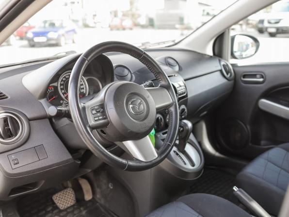 Mazda 2 II Рестайлинг (DE2) с пробегом 2011 года, цена 799 000 рублей, 90700 км, хэтчбек, Автокод Объявления