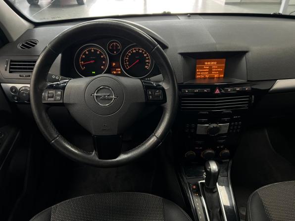 Opel Astra H Рестайлинг с пробегом 2012 года, цена 620 000 рублей, 178117 км, седан, Автокод Объявления