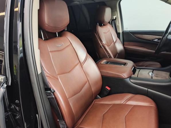 Cadillac Escalade IV с пробегом 2016 года, цена 4 000 000 рублей, 192825 км, внедорожник, Автокод Объявления