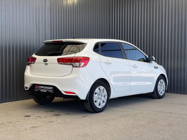 Kia Rio III Рестайлинг с пробегом 2017 года, цена 1 077 000 рублей, 126661 км, хэтчбек, Автокод Объявления