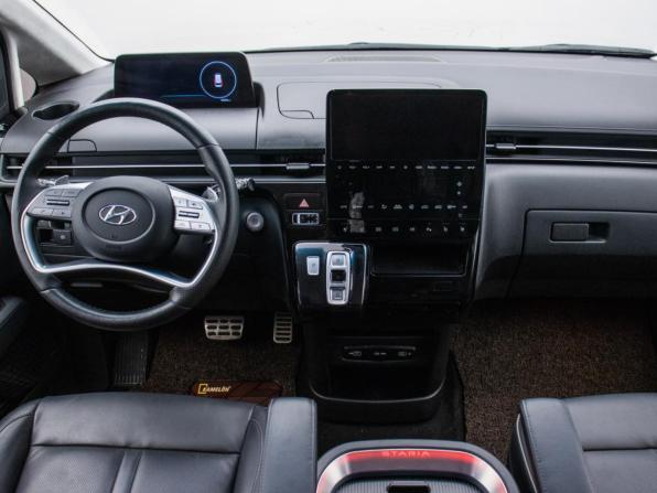 Hyundai Staria I с пробегом 2022 года, цена 5 374 000 рублей, 47000 км, минивэн, Автокод Объявления