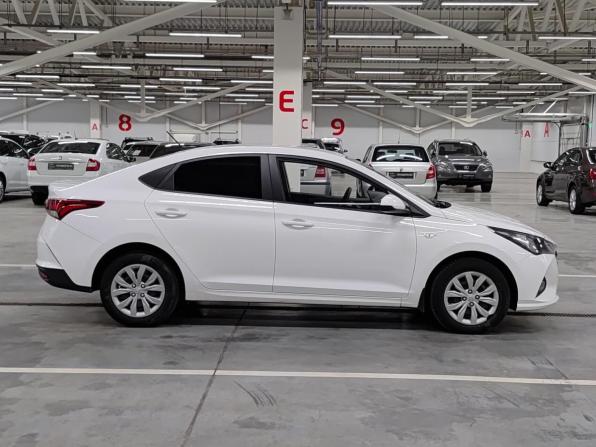 Hyundai Solaris II Рестайлинг с пробегом 2022 года, цена 1 690 000 рублей, 90465 км, седан, Автокод Объявления