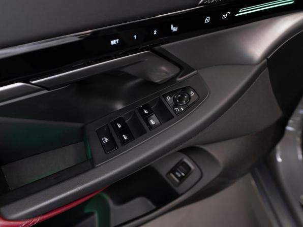 BMW 5 серии VIII (G60/G61/G68) с пробегом 2024 года, цена 6 200 000 рублей, 21730 км, седан, Автокод Объявления