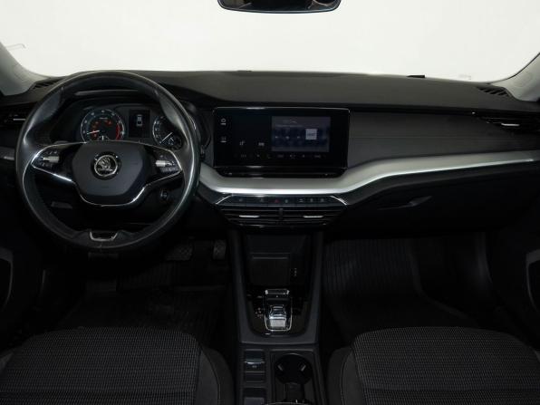 Skoda Octavia IV (A8) с пробегом 2021 года, цена 2 411 000 рублей, 45366 км, лифтбек, Автокод Объявления