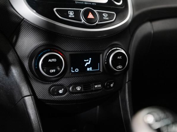 Hyundai Solaris I Рестайлинг с пробегом 2016 года, цена 993 000 рублей, 119671 км, хэтчбек, Автокод Объявления