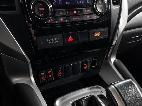 Mitsubishi Pajero Sport III с пробегом 2018 года, цена 2 749 000 рублей, 160667 км, внедорожник, Автокод Объявления