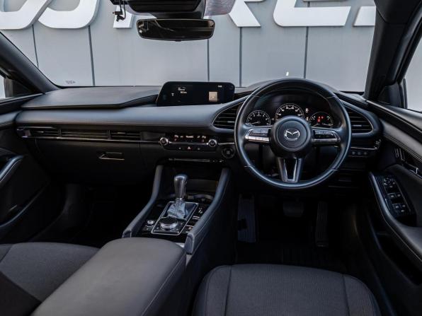 Mazda 3 IV (BP) с пробегом 2019 года, цена 1 770 000 рублей, 65897 км, хэтчбек, Автокод Объявления