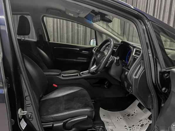 Honda Shuttle II с пробегом 2015 года, цена 1 275 000 рублей, 132000 км, универсал, Автокод Объявления