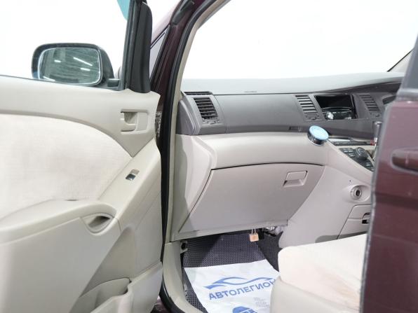 Toyota ISis I с пробегом 2004 года, цена 765 000 рублей, 129915 км, компактвэн, Автокод Объявления