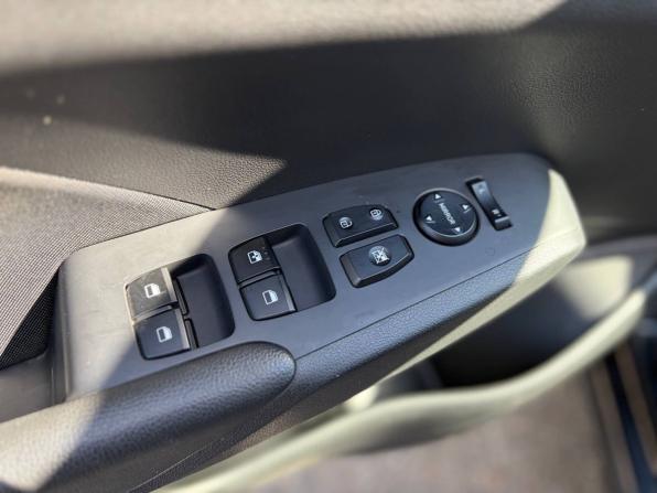 Hyundai Solaris II с пробегом 2019 года, цена 1 375 000 рублей, 49000 км, седан, Автокод Объявления
