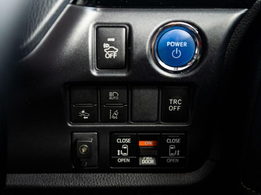 Toyota Esquire I Рестайлинг Иркутск  - изображение 18