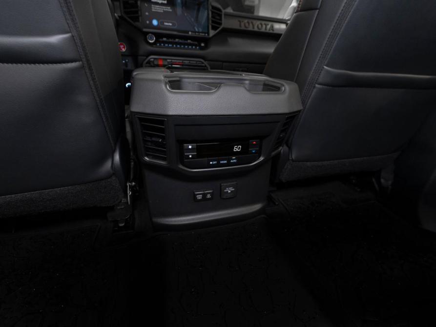 Toyota Sequoia III Москва  - изображение 16