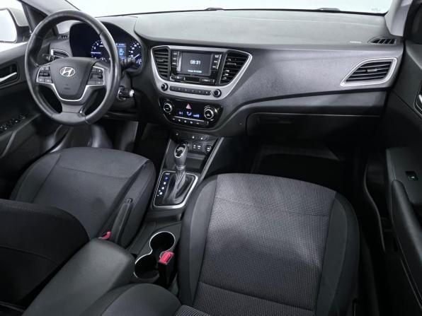 Hyundai Solaris II с пробегом 2018 года, цена 1 225 000 рублей, 161746 км, седан, Автокод Объявления