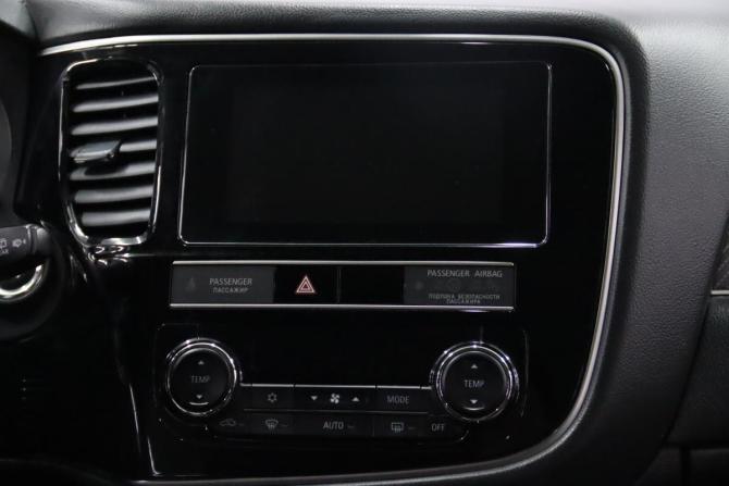 Mitsubishi Outlander III Рестайлинг 3 с пробегом 2019 года, цена 2 795 950 рублей, 116757 км, внедорожник, Автокод Объявления