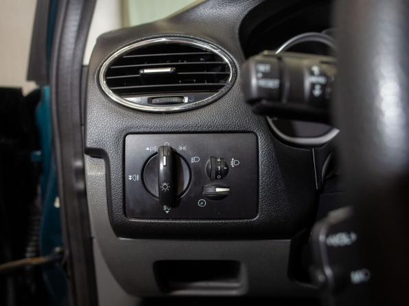 Ford Focus II Рестайлинг с пробегом 2008 года, цена 565 000 рублей, 236925 км, седан, Автокод Объявления