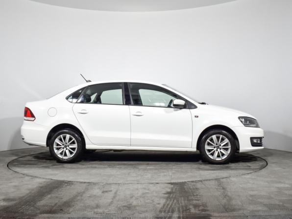 Volkswagen Polo V Рестайлинг с пробегом 2017 года, цена 999 000 рублей, 150202 км, седан, Автокод Объявления
