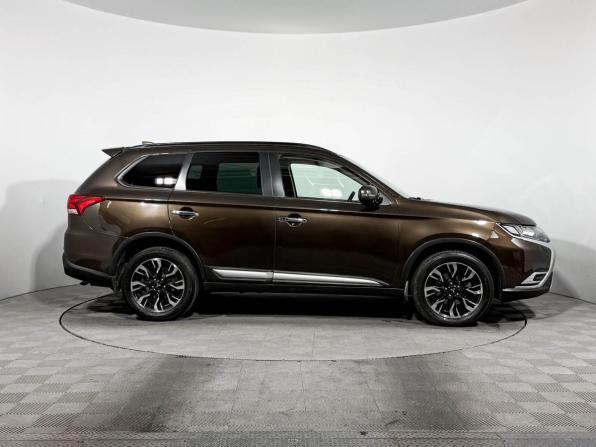 Mitsubishi Outlander III Рестайлинг 3 с пробегом 2021 года, цена 2 470 000 рублей, 122100 км, внедорожник, Автокод Объявления