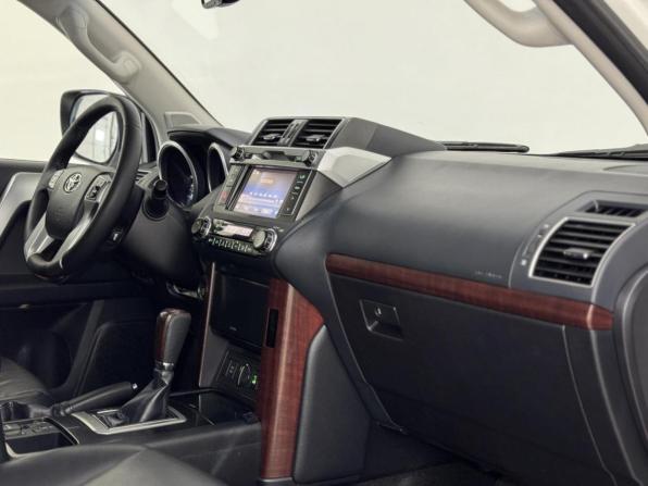Toyota Land Cruiser Prado 150 Series Рестайлинг 1 с пробегом 2017 года, цена 3 769 000 рублей, 233451 км, внедорожник, Автокод Объявления
