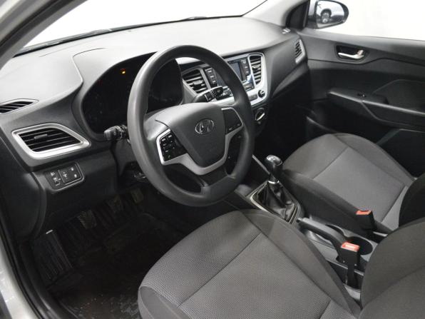 Hyundai Solaris II с пробегом 2019 года, цена 865 000 рублей, 155487 км, седан, Автокод Объявления