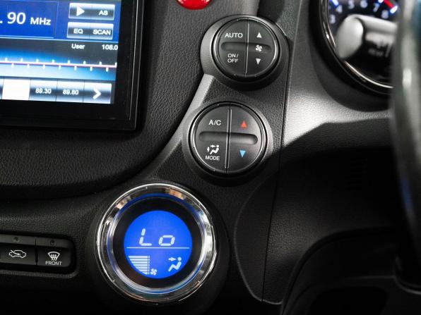 Honda Fit Shuttle I с пробегом 2012 года, цена 950 500 рублей, 137924 км, универсал, Автокод Объявления