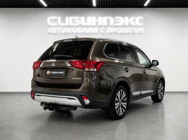 Mitsubishi Outlander III Рестайлинг 3 с пробегом 2020 года, цена 2 450 000 рублей, 113500 км, внедорожник, Автокод Объявления