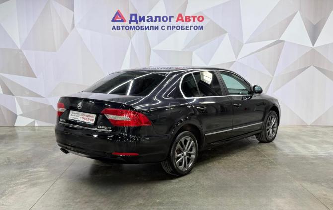 Skoda Superb II Рестайлинг с пробегом 2014 года, цена 980 000 рублей, 262601 км, лифтбек, Автокод Объявления