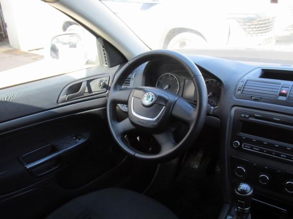 Skoda Octavia II (A5) Рестайлинг с пробегом 2010 года, цена 640 000 рублей, 237153 км, лифтбек, Автокод Объявления