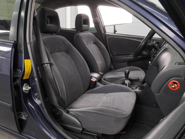 Toyota Avensis I Рестайлинг с пробегом 2001 года, цена 364 000 рублей, 357117 км, седан, Автокод Объявления