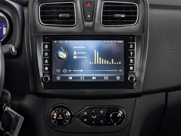 Renault Sandero II с пробегом 2015 года, цена 995 000 рублей, 50583 км, хэтчбек, Автокод Объявления