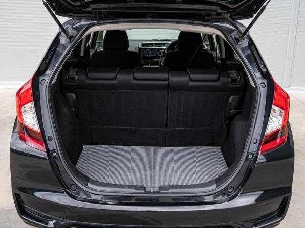 Honda Fit III Рестайлинг с пробегом 2019 года, цена 1 250 000 рублей, 119471 км, хэтчбек, Автокод Объявления