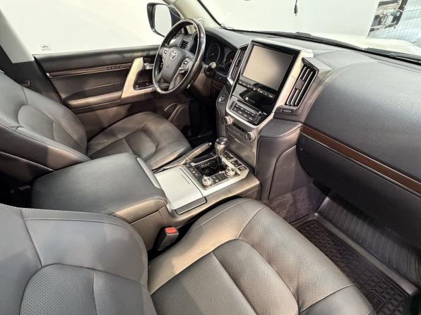 Toyota Land Cruiser 200 Series Рестайлинг 2 с пробегом 2018 года, цена 6 780 000 рублей, 219281 км, внедорожник, Автокод Объявления
