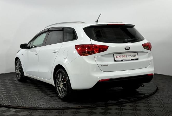 Kia Ceed II с пробегом 2014 года, цена 990 000 рублей, 205442 км, универсал, Автокод Объявления
