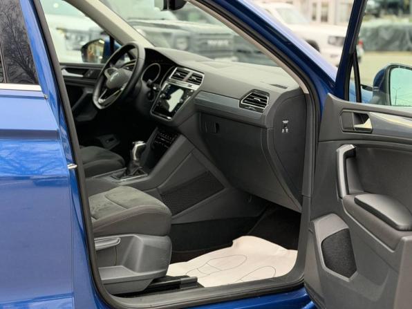 Volkswagen Tiguan II Рестайлинг с пробегом 2021 года, цена 2 639 000 рублей, 60362 км, внедорожник, Автокод Объявления