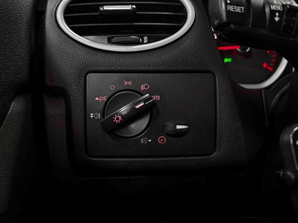 Ford Focus II Рестайлинг с пробегом 2011 года, цена 699 000 рублей, 274076 км, хэтчбек, Автокод Объявления