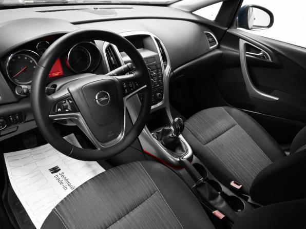 Opel Astra J с пробегом 2011 года, цена 695 000 рублей, 212002 км, хэтчбек, Автокод Объявления