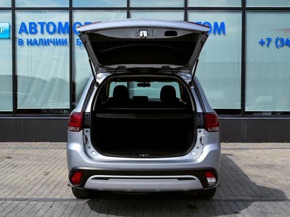 Mitsubishi Outlander III Рестайлинг 3 с пробегом 2020 года, цена 2 326 000 рублей, 120627 км, внедорожник, Автокод Объявления