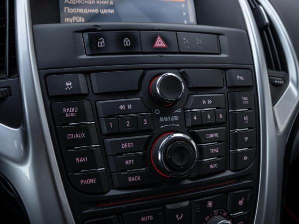 Opel Astra J Рестайлинг с пробегом 2013 года, цена 755 000 рублей, 281692 км, хэтчбек, Автокод Объявления