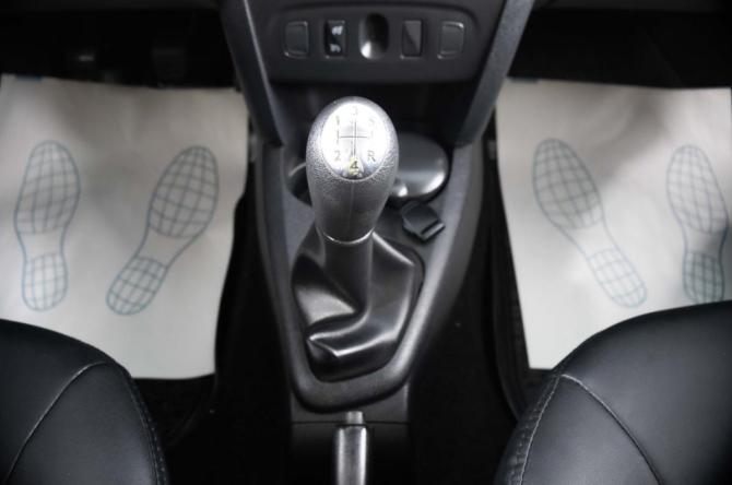 Renault Sandero II с пробегом 2018 года, цена 999 000 рублей, 64512 км, хэтчбек, Автокод Объявления