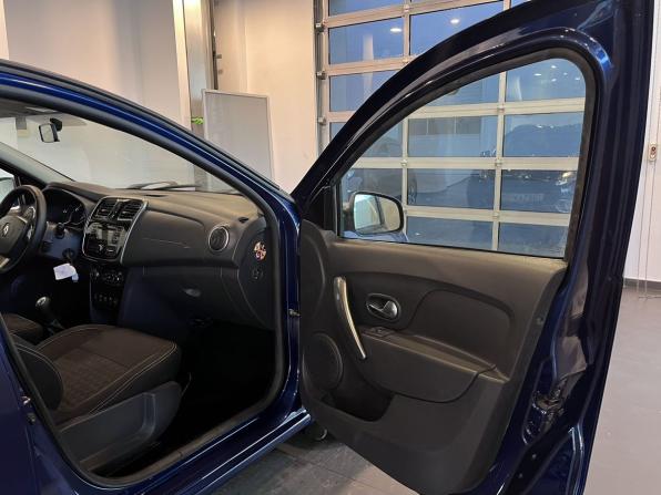 Renault Logan II с пробегом 2015 года, цена 470 000 рублей, 293550 км, седан, Автокод Объявления