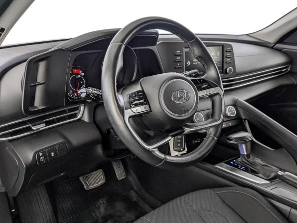 Hyundai Elantra VII (CN7) с пробегом 2022 года, цена 2 190 000 рублей, 29216 км, седан, Автокод Объявления