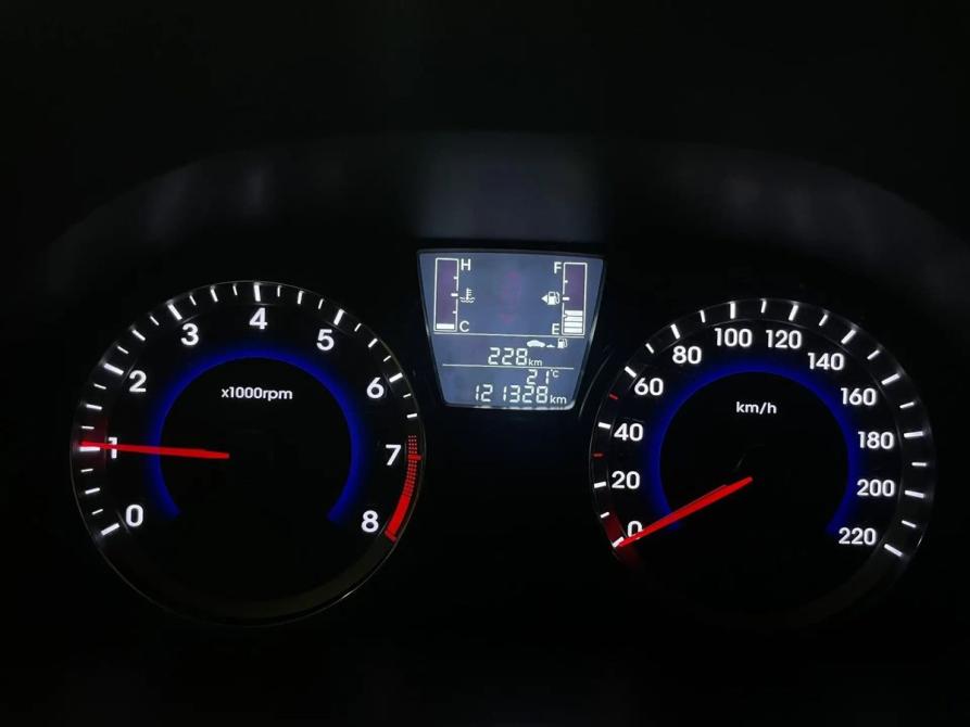 Hyundai Solaris I Рестайлинг Москва  - изображение 13
