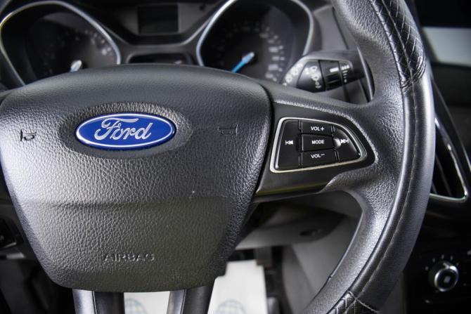Ford Focus III Рестайлинг с пробегом 2017 года, цена 1 099 000 рублей, 137000 км, универсал, Автокод Объявления