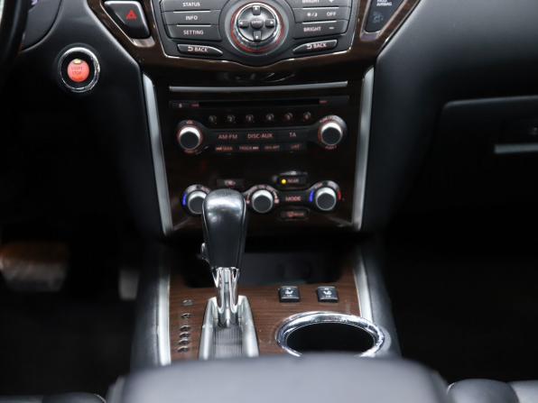 Nissan Pathfinder IV с пробегом 2016 года, цена 1 690 000 рублей, 140210 км, внедорожник, Автокод Объявления