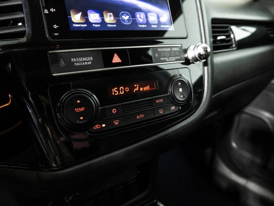 Mitsubishi Outlander III Рестайлинг 3 Санкт-Петербург  - изображение 17