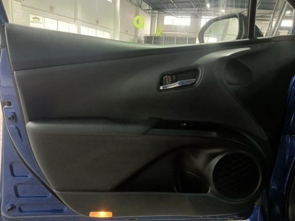 Toyota Prius IV (XW50) с пробегом 2018 года, цена 1 345 000 рублей, 265393 км, лифтбек, Автокод Объявления